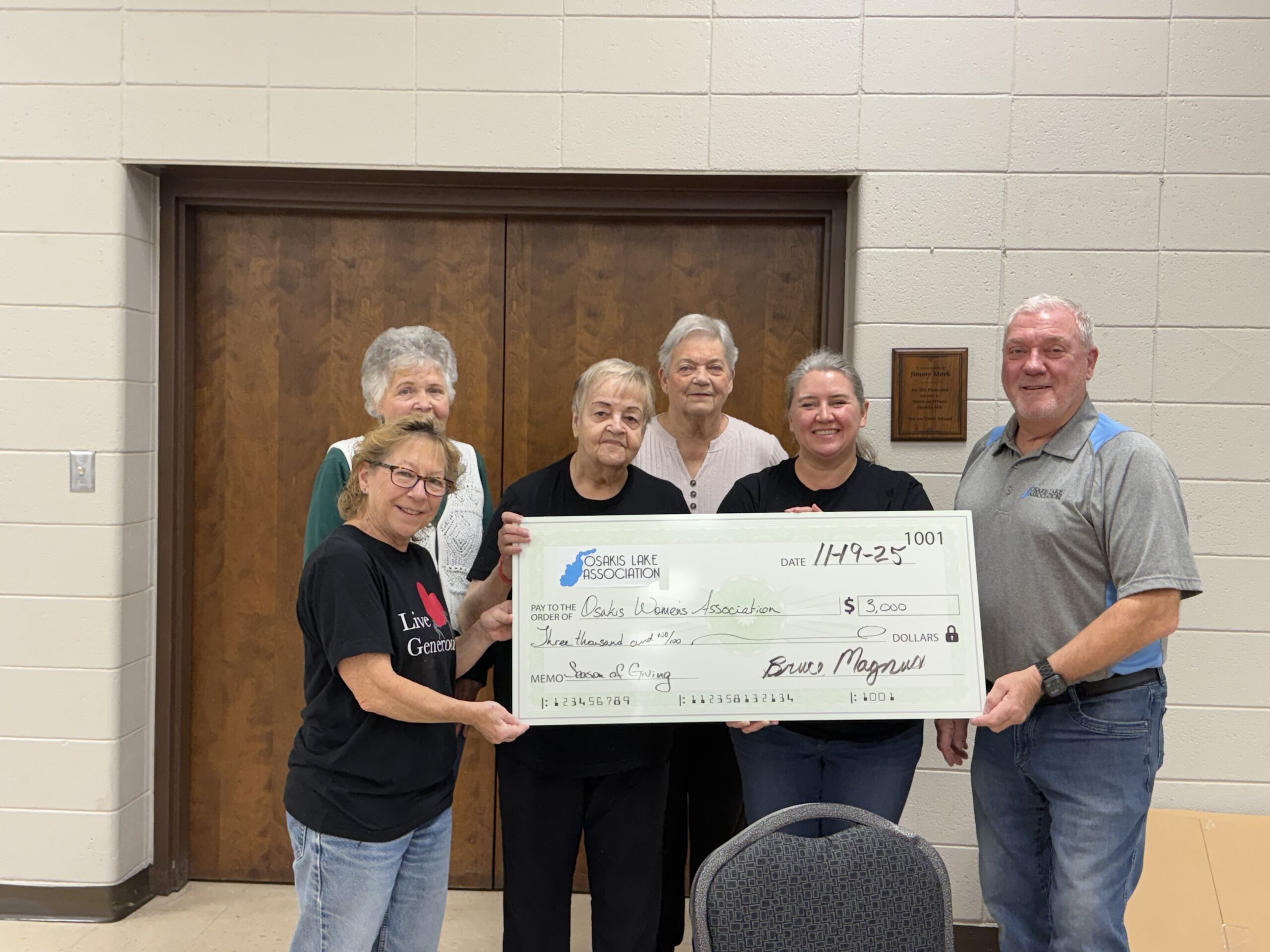 The Osakis Lake Association is pleased to contribute to the Osakis Women's Association Spirit of Giving, a community initiative that provides Christmas gifts, clothing, pajamas, fruit, and a holiday meal to families in need.  Pictured: Lori Stixrud, Laura Nichols, Kay Haglund, Mary George, Staci Helwig and Osakis Lake Association President Bruce Magnus.